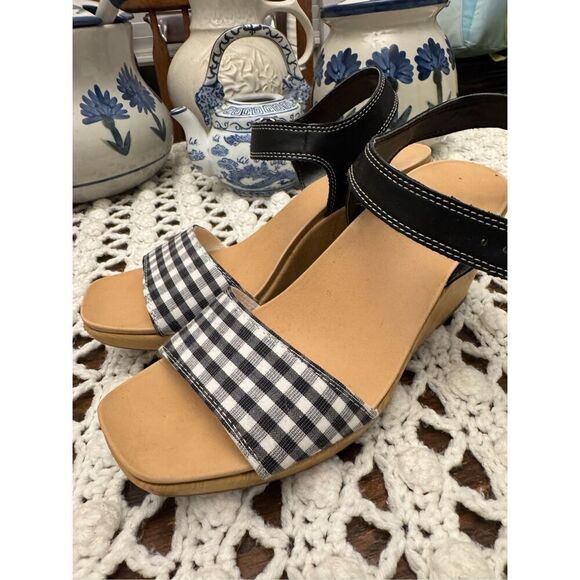 Dr Scholls Wedge Sandal size 9, 3 inches height man made upper sustainable comfo - Picture 1 of 7